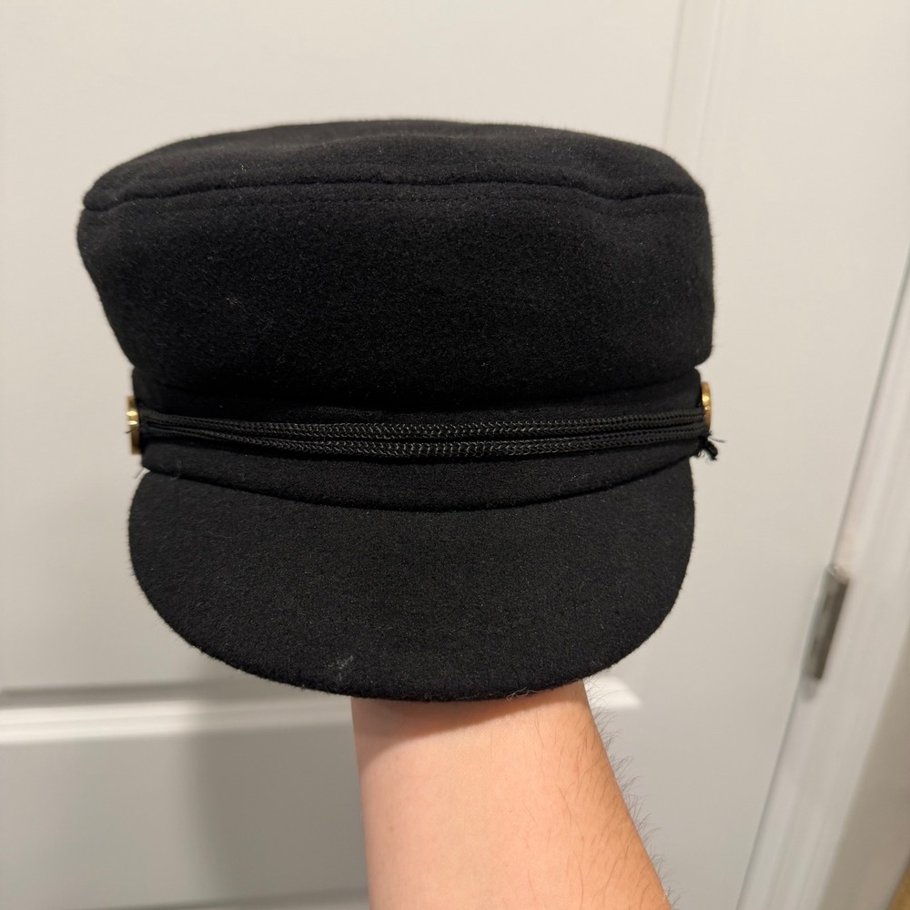 accsa Women Fiddler Cap Adjustable Gold Tone Button Detail Black One Size